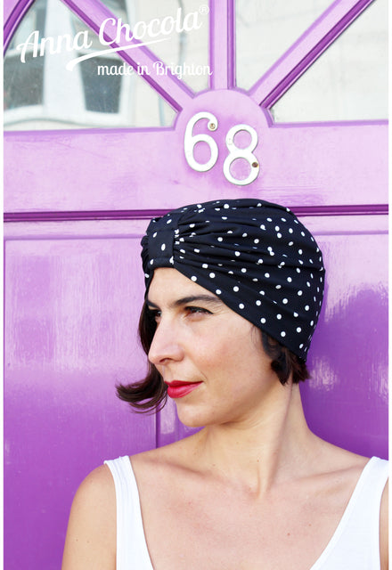 "Pin-up in Turban Hat" Photo Shoot